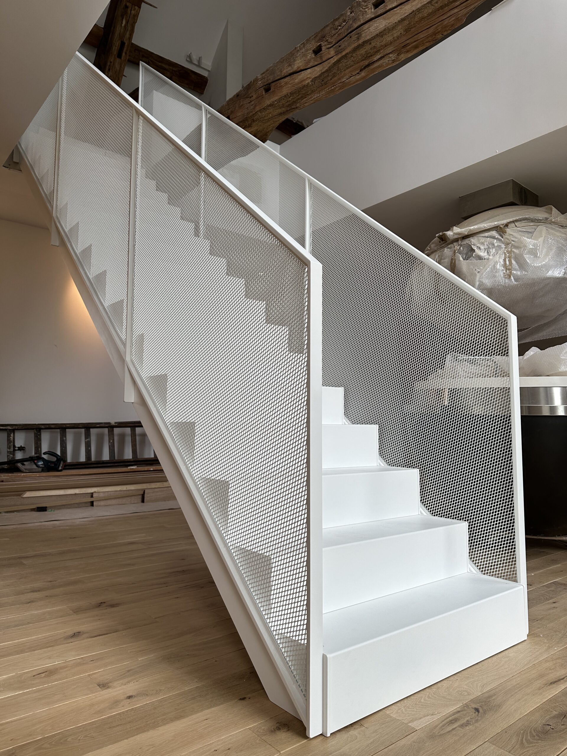 3-2 Escalier blanc - Château Lambert