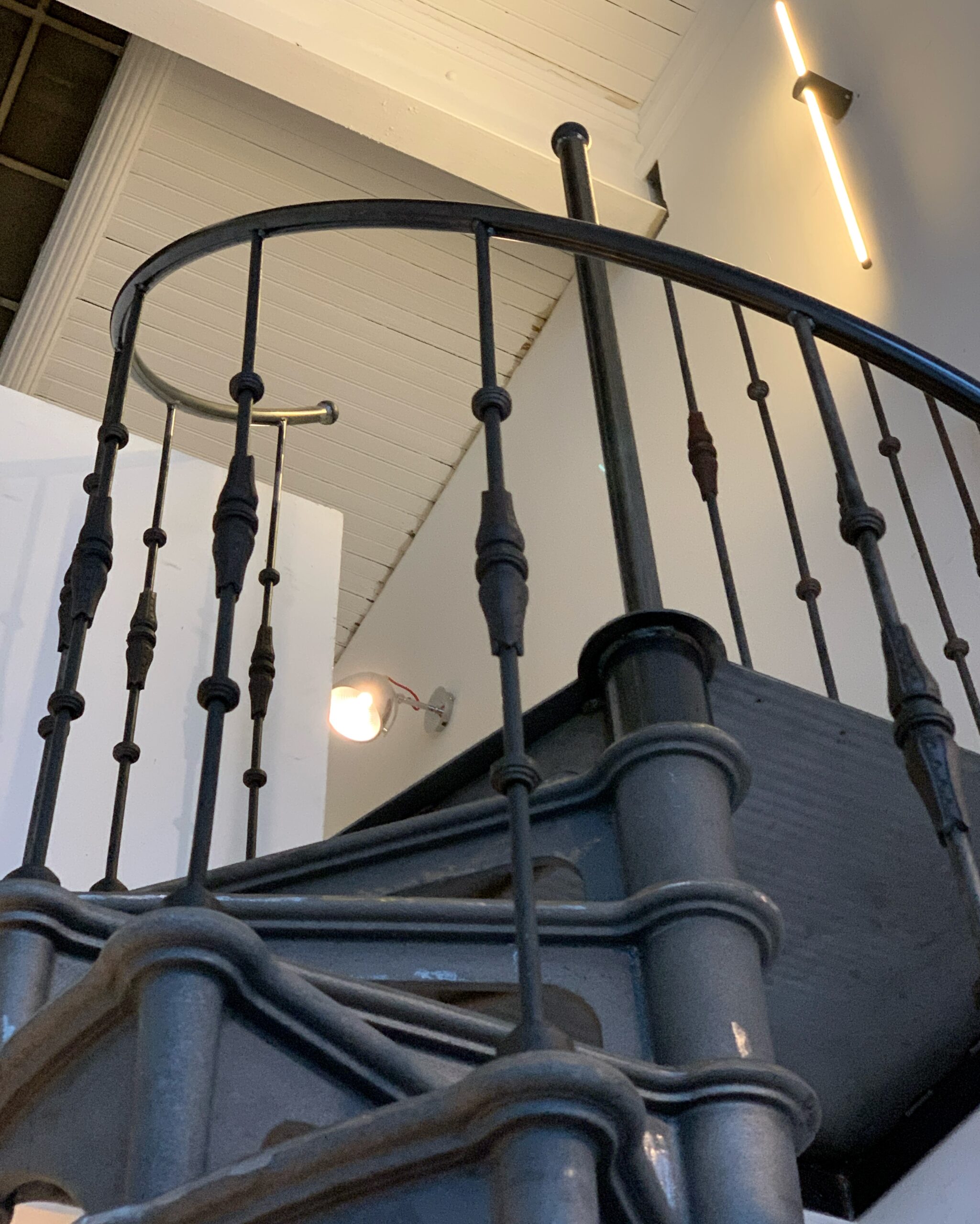 Created with RNI Films app. Profile 'None' Huot Metallerie