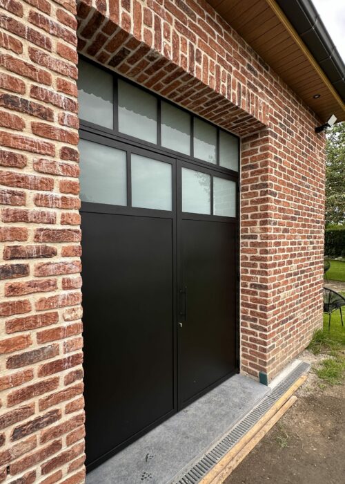 Porte garage avec imposte vitrée